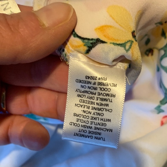 Floral Print Blouse with Tie Detail - Picture 4 of 5